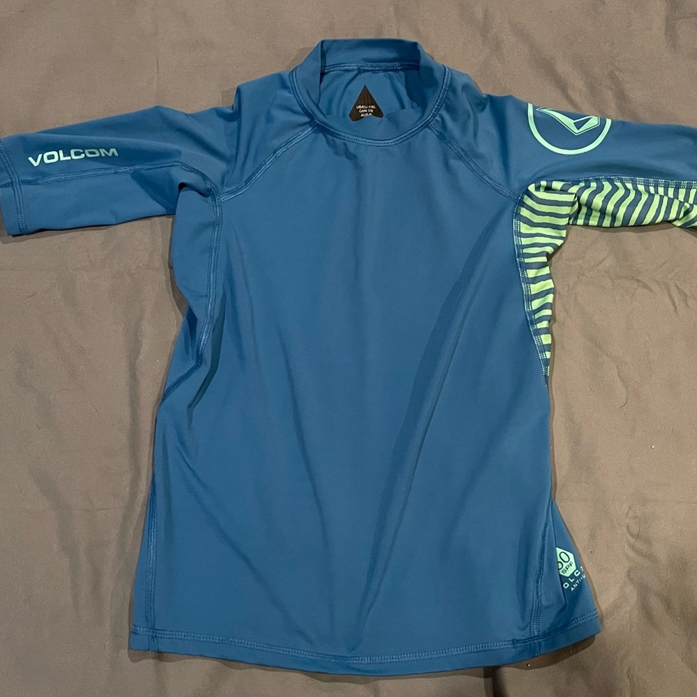 Volcom rash guard
